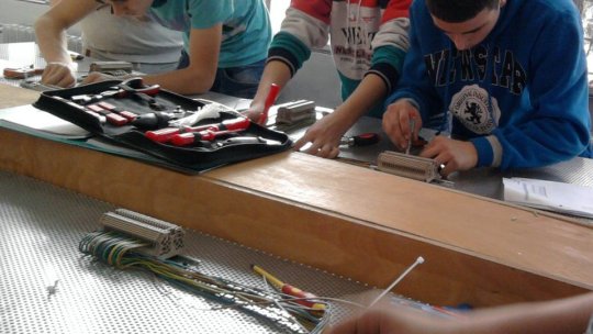 Burse pentru elevii de la Mircea Cristea