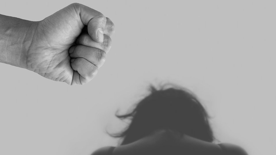 Ce trebuie să faceți dacă sunteți victima violenței în familie