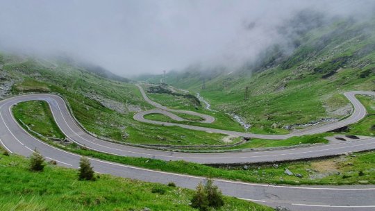Transfăgărășanul rămâne deschis până în weekend
