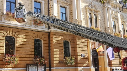Simulare de incendiu la Primăria municipiului Brașov. Angajații au fost testați în cunoașterea procedurilor