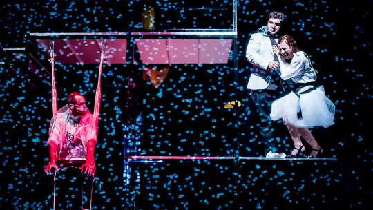 Spectacolul de teatru multimedia "iHamlet", din nou la Reduta. Online