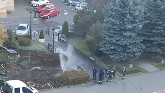 Dorel lovește din nou. Un aspersor spart, în urma lucrărilor de curățenie și întreținere a spațiilor verzi