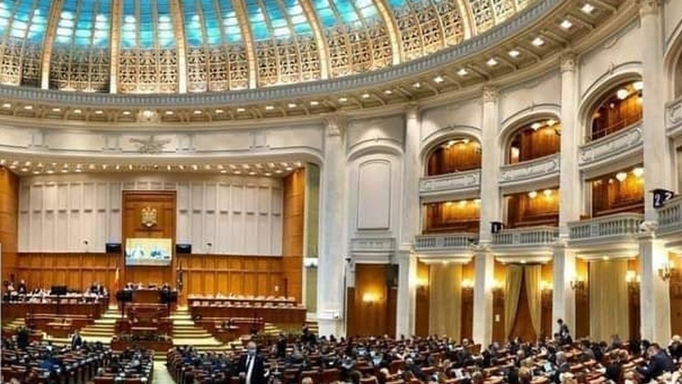 TVA de 5% pentru manualele şcolare şi cărţile în format audio, multimedia sau electronic