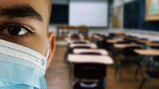 Începe testarea elevilor pe bază de salivă