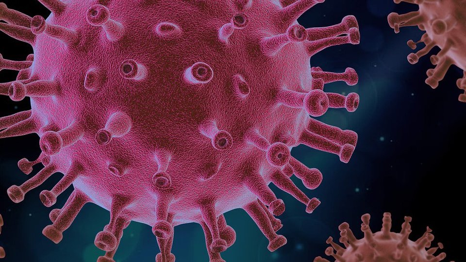 Recomandări ale MAE pentru românii care vor să călătorească în zonele afectate de noua variantă de coronavirus