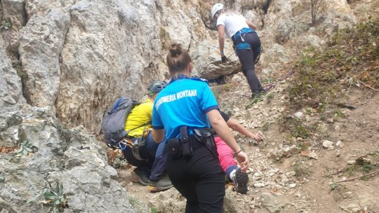 Jandarmii şi paramedicii SMURD, intervenție la Cheile Râşnoavei (VIDEO)