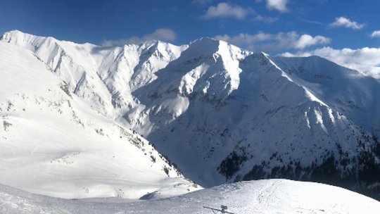 Risc însemnat de avalanşe în Carpaţii Meridionali şi Orientali