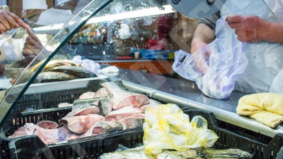 Peștele, de nelipsit de pe masa de Revelion. De unde poate fi cumpărat fără să aștepți jumătate de oră la coadă