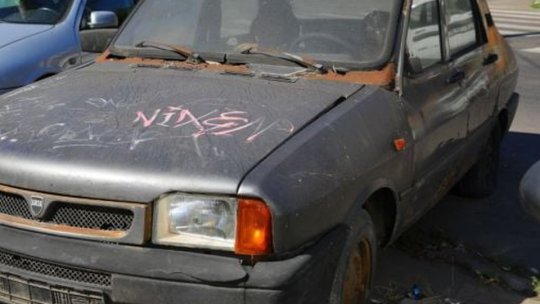 Mașinile abandonate în Săcele, în atenția autorităților locale