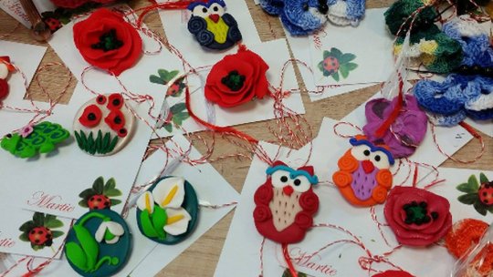 Florile și mărțișoarele, daruri permise în pandemie