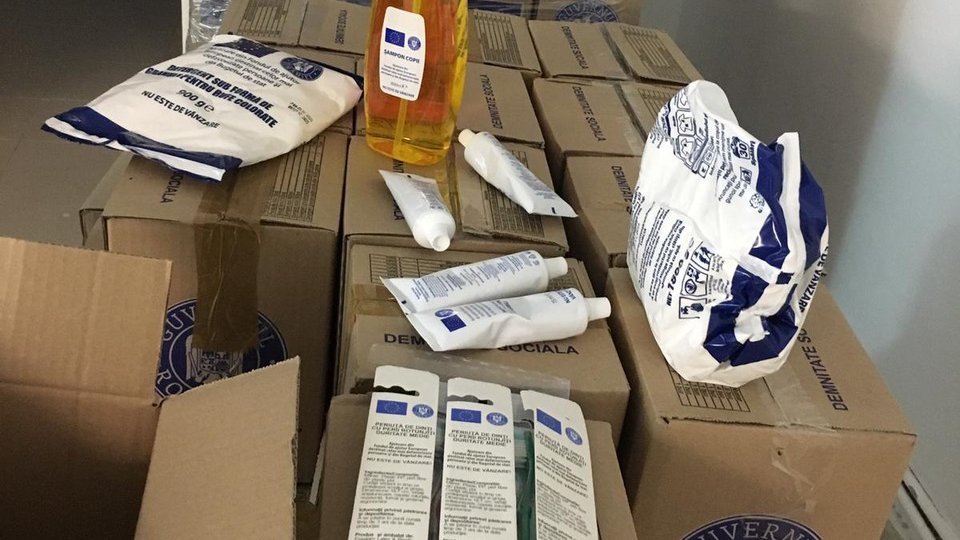 De vineri se distribuie pachete cu produse de igienă, din programul de ajutor european