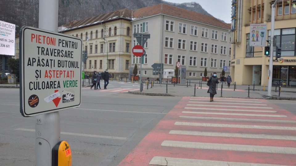 8 treceri de pietoni, în plus, din oraș vor fi semaforizate, iar 14, iluminate suplimentar