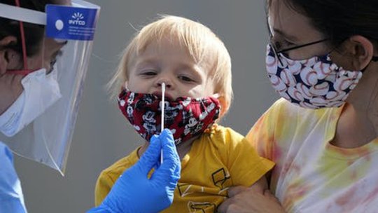 Noi puncte de recoltare a probelor pentru depistarea Covid-19 la Brașov, pentru intensificarea testării populației