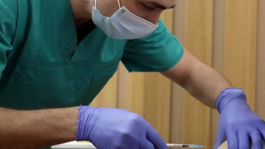 Persoanele vârstnice care nu s-au putut programa vor fi imunizate separat, la Feldioara