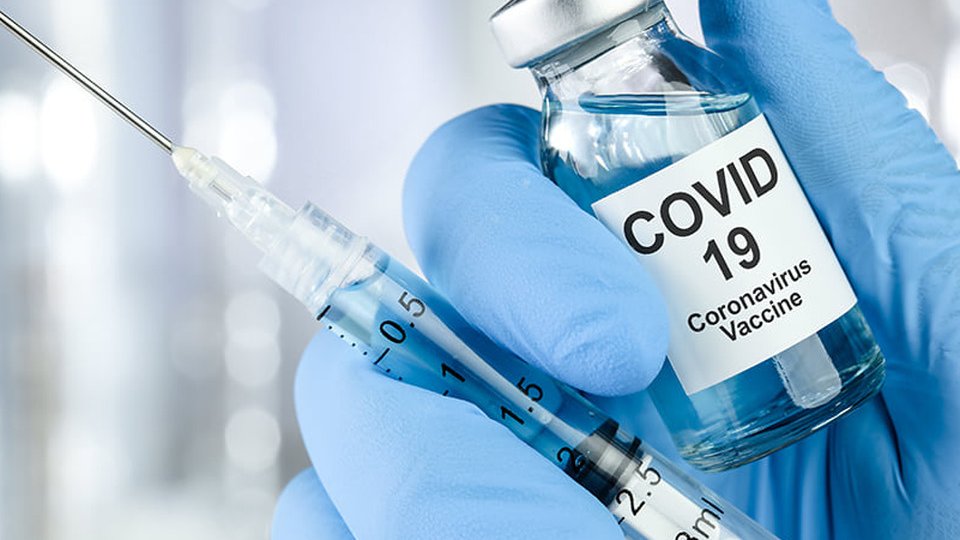 Încă 432.000 de doze de vaccin de la AstraZeneca ajung în țară, vineri