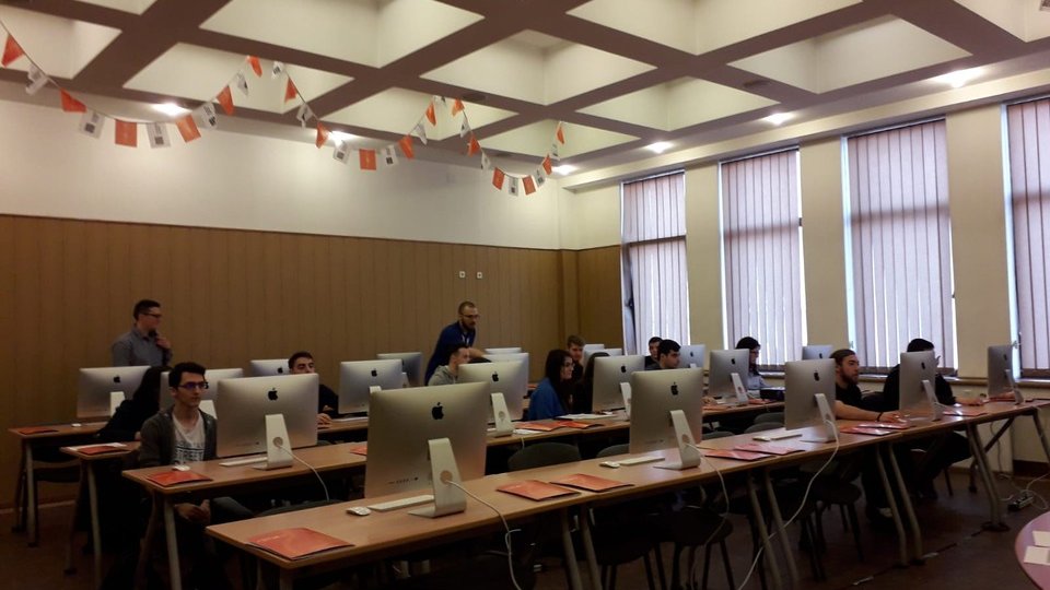 Absolvenții în Fața Companiilor. Înscrieri se fac doar până în 16 aprilie