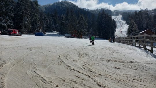 Sezonul de schi, prelungit săptămânal. Până la sfârșitul lunii, dacă se poate