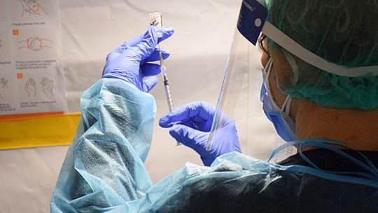 Listele de așteptare la vaccinarea anti-COVID 19, tot mai scurte