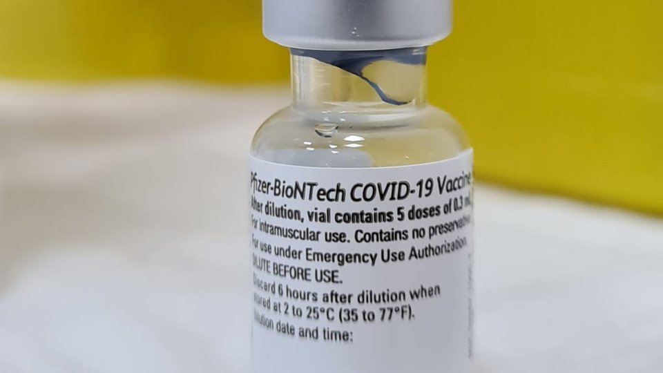 Peste 10.000 de locuri disponibile la vaccinare în Brașov. Vaccinare gratuită într-un spital privat