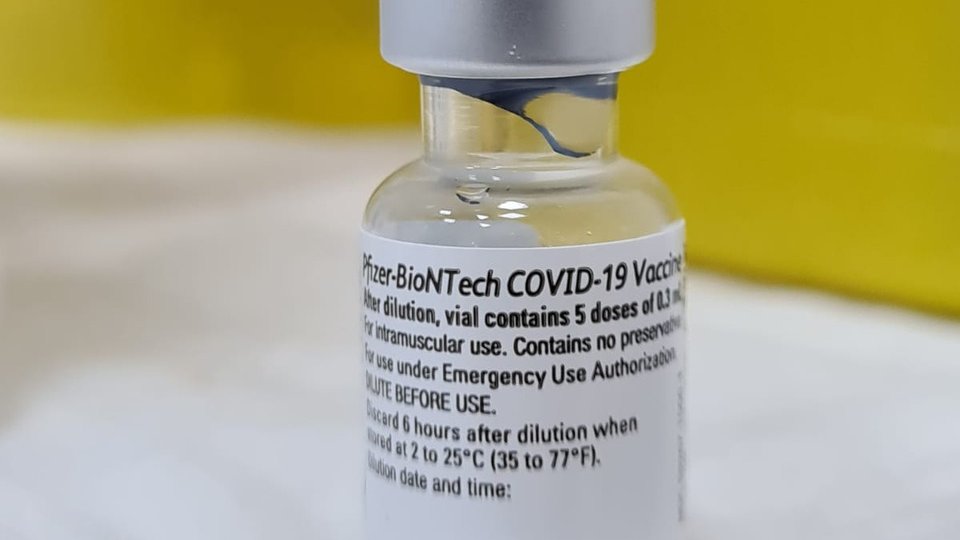 Peste 66.000 de doze de vaccin anti-Covid, de la Pfizer, așteptate la Centrul de Distribuție de la Brașov, luni