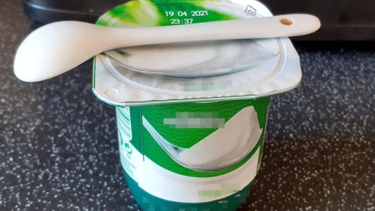 Iaurtul comandat pentru școlarii din județul Brașov, donat persoanelor defavorizate