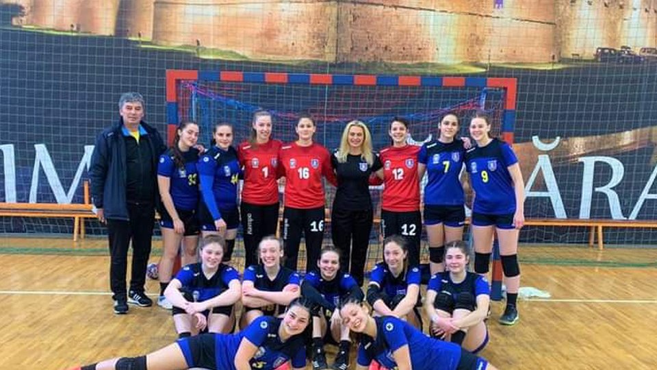 Junioarele Coronei " 3 victorii la turneele de sală ale Campionatului Național de handbal feminin