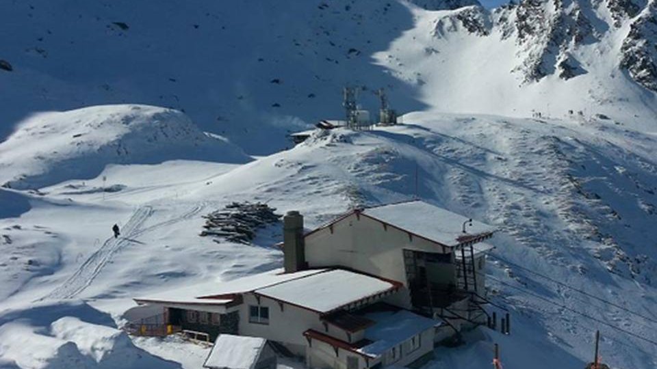 ATENȚIE! Risc de avalanșă gradul 5 din 5 în masivul Făgăraş!