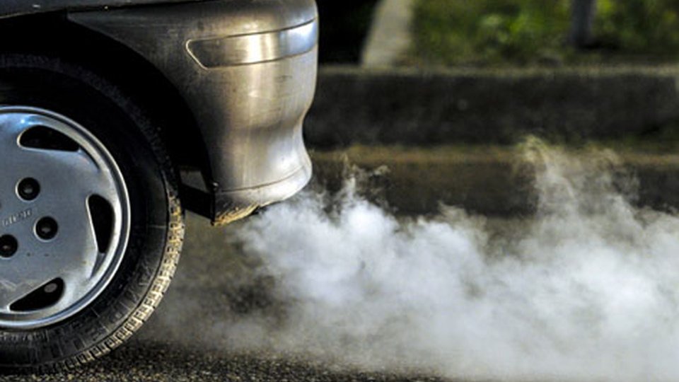 Guvernul va lua măsuri pentru reducerea importurilor de maşini second-hand