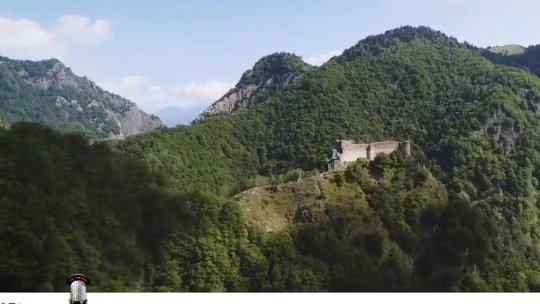 Charlie Ottley și muzicianul Mihai Toma au lansat, în direct, piesa "Edge of Bucegi" la Radio România Brașov FM