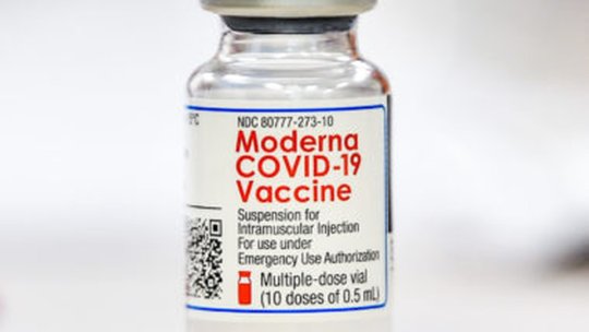 Peste 43.000 de doze de vaccin anticovid de la Moderna pentru Centrul Regional Brașov