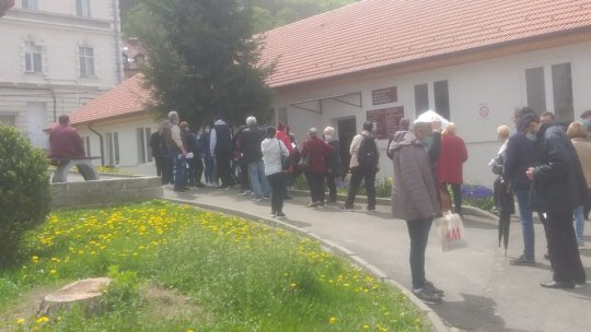Sute de braşoveni s-au prezentat deja la Spitalul Militar pentru a se vaccina anticovid