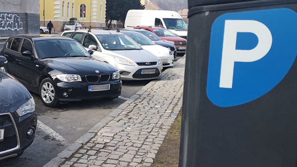 Municipalitatea vrea rezilierea contractului cu firma care gestionează parcările publice