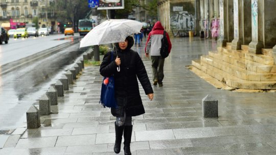 Încă două atenţionări Cod Galben de furtuni şi ploi torenţiale, în aproape toată țara