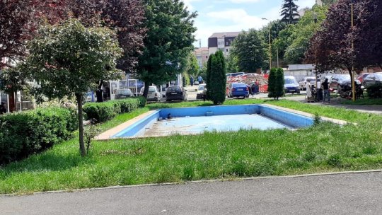 Fântâna arteziană de la Gară va fi reamenajată. Nu va mai porni apa aici, acum, iar pentru parc se va face o consultare