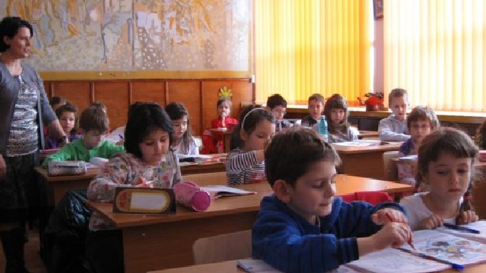 13 unităţi şcolare din judeţ din totalul de 417, de săptămâna viitoare, în scenariul 2 de funcţionare