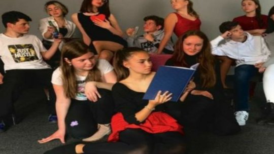 Trofeul Festivalului de Teatru Național pentru Tineret "De-a Râsu’ " Plânsu’" a fost adjudecat de o trupă din Brașov