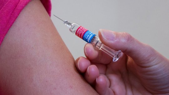 Adolescenții se pot vaccina și cu Moderna, din august. În SUA, Pfizer și Moderna extind studiile pentru vaccinarea copiilor de 7 " 11 ani