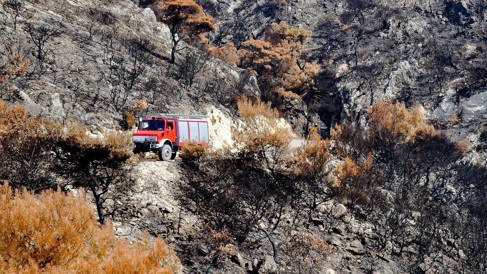 Avertizare de călătorie în Grecia. Cod roșu de caniculă și zone afectate de incendii