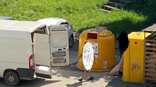 2 brașoveni au fost amendați pentru că și-au aruncat gunoaiele în locuri nepermise