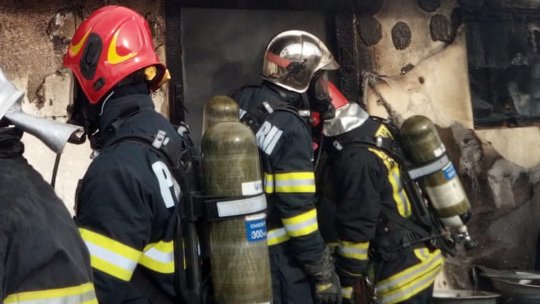 Incendiu la un depozit de pe Calea Feldioarei, miercuri seara