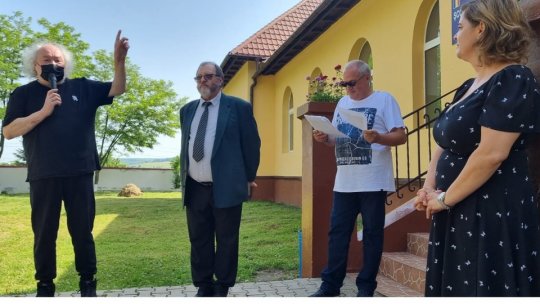 Adrian Ordean a participat la încheierea anului școlar într-o comunitate sibiană defavorizată