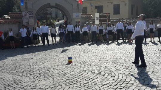 Braşovenii şi turiştii sunt aşteptaţi, duminică, la Jocul Junilor Dorobanţi