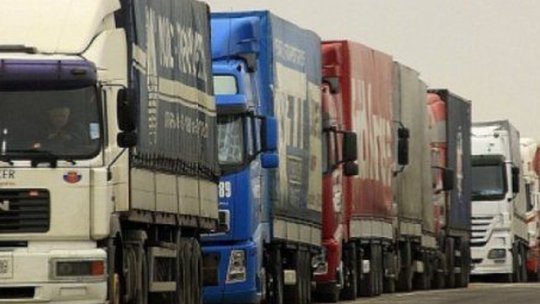 Restricțiile de circulație pentru autovehicule de mare tonaj, ridicate la Brașov și în alte 18 județe