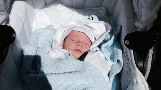 Sprijin financiar de 2.000 de lei pe lună pentru proaspetele mame cu posibilităţi materiale reduse