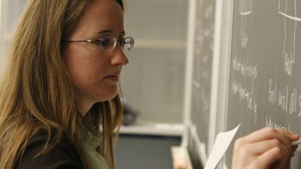 Mâine este ședința de repartizare a posturilor pentru dascălii care au luat peste 7 la concursul de titularizare. La Școala 1