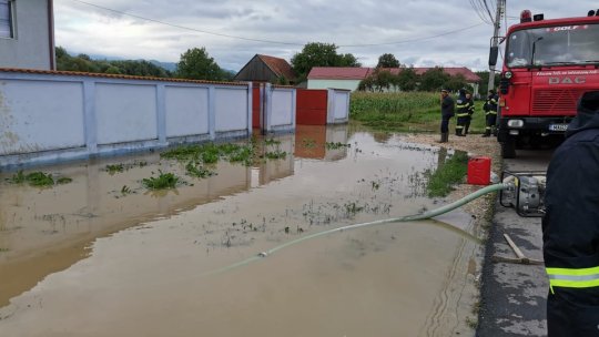 Inundațiile de la Stupini: Autoritățile spun că digul a fost proiectat pentru o capacitate mult mai mică