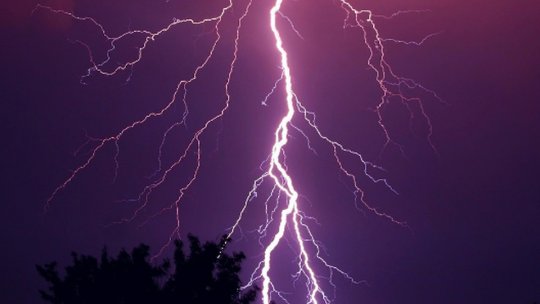 Cod roșu de vreme severă iminentă, în județul Brașov