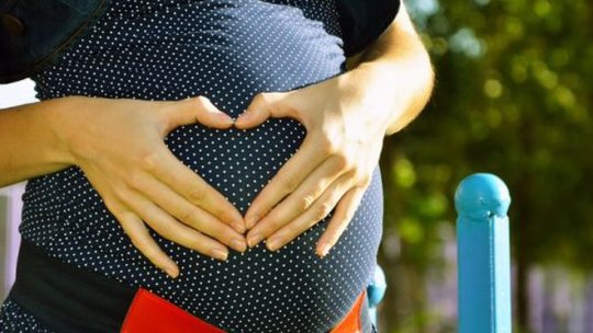 Bani pentru sarcină: 2000 de lei, în 2 tranșe egale