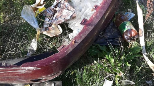 Depozit ilegal de deșeuri lângă cimitir