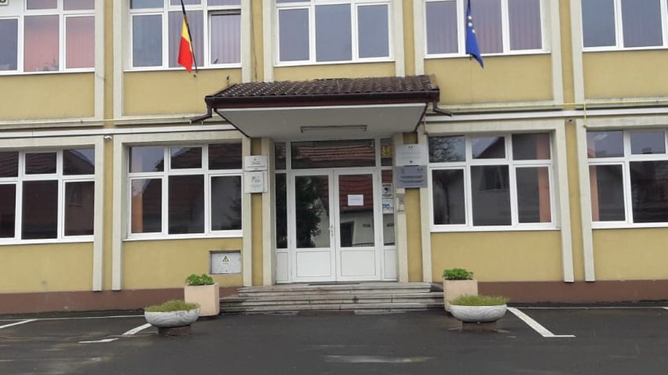 Şcolile ar putea rămâne deschise şi după atingerea pragului de incidenţă de 6 la mie, potrivit ministrului Sorin Cîmpeanu